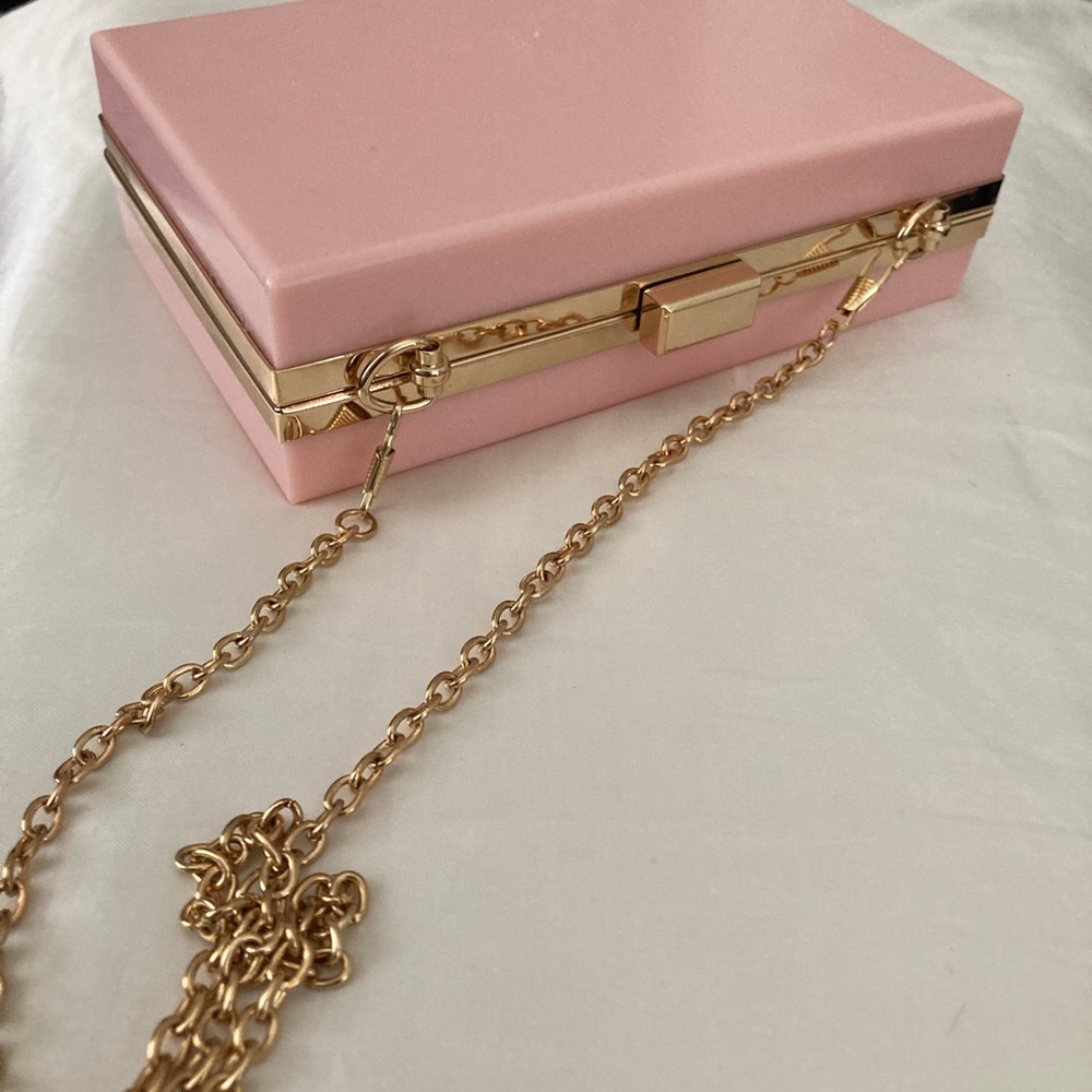 Cute purse/clutch with removable strap